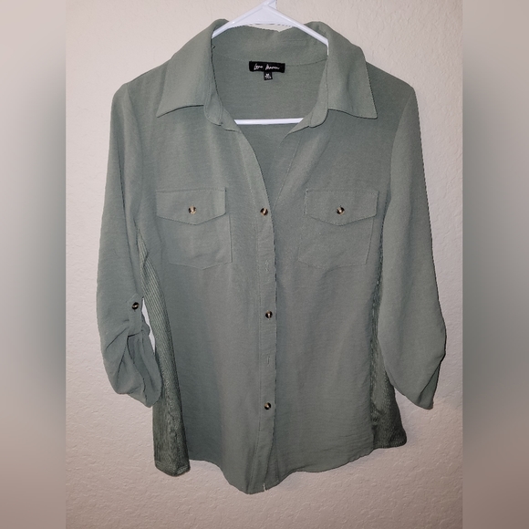 Love, Maven Tops - Green Love, Maven Button Up, Size M